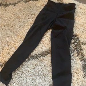 soul-cycle x lululemon black cropped leggings